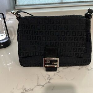 Used fendi mamma baghette